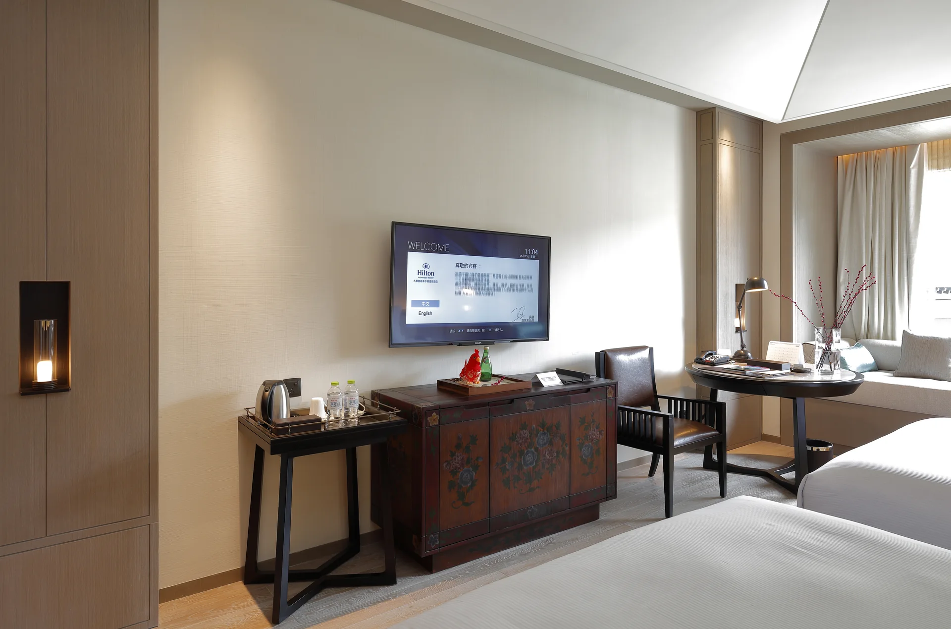 Hilton Resort Jiuzhaigou guestroom casegoods and work area