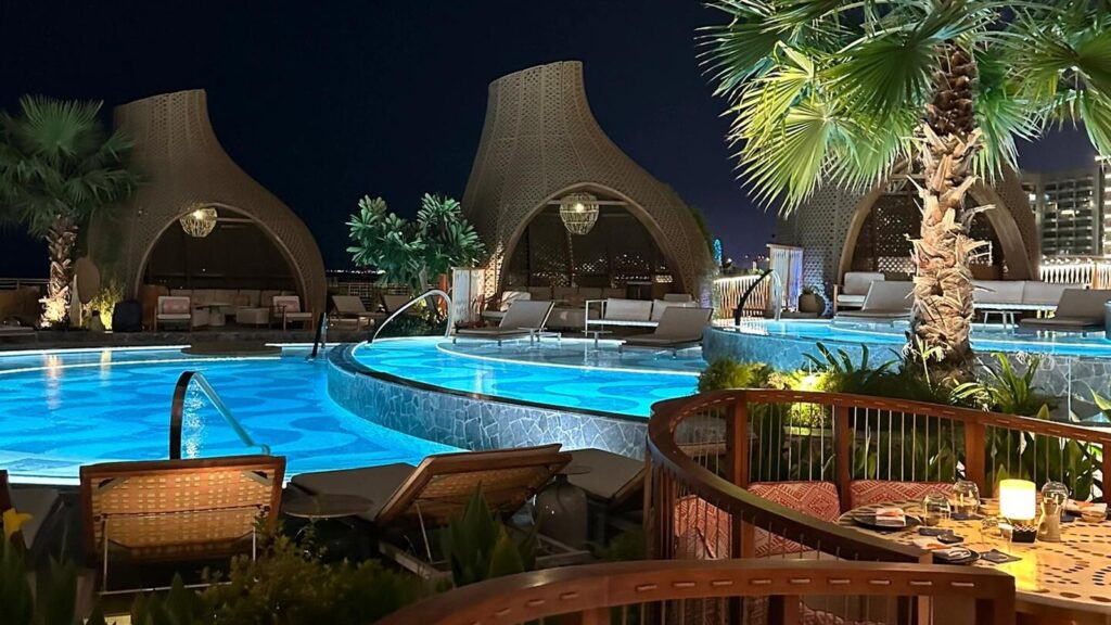 How to Select Durable Outdoor Restaurant Furniture